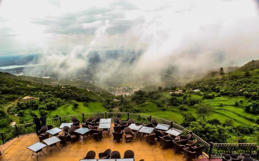 monal-resturant-peer-sohawa-islamabad.jp