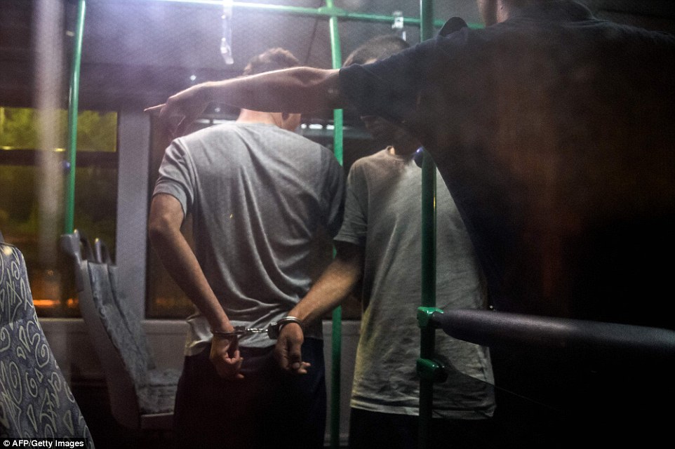 3658725100000578-0-image-a-21_1468707442