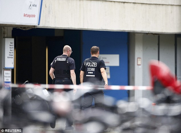 369A88E800000578-3708725-image-a-92_1469