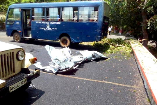 oil-tank-falling-from-aircraft-while-fly