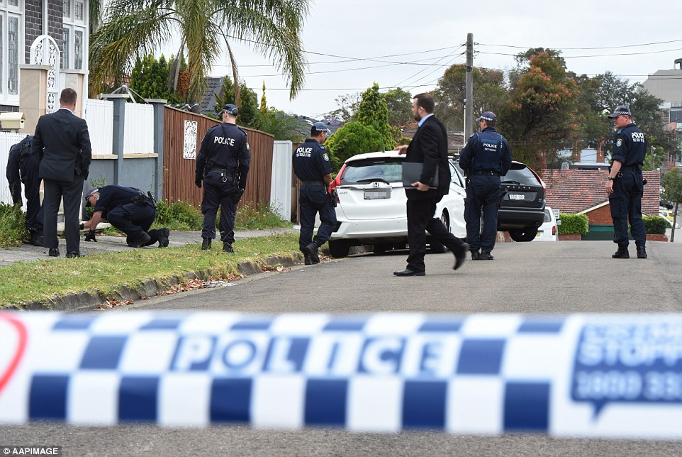 3A61091100000578-3934596-image-a-34_1479