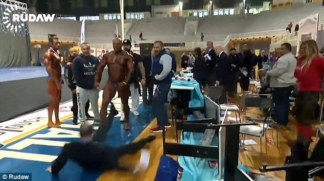 3AE4272800000578-0-image-a-2_14805297292