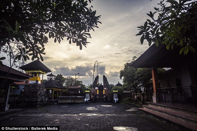 3BB564B800000578-0-image-a-51_1483063410