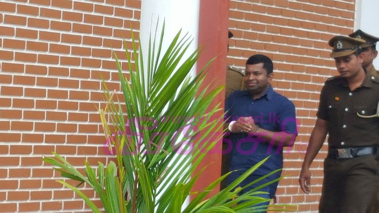 16230006_1589288397765781_1008435429_o.j