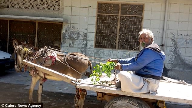 3F7382B200000578-0-image-a-29_1492779223