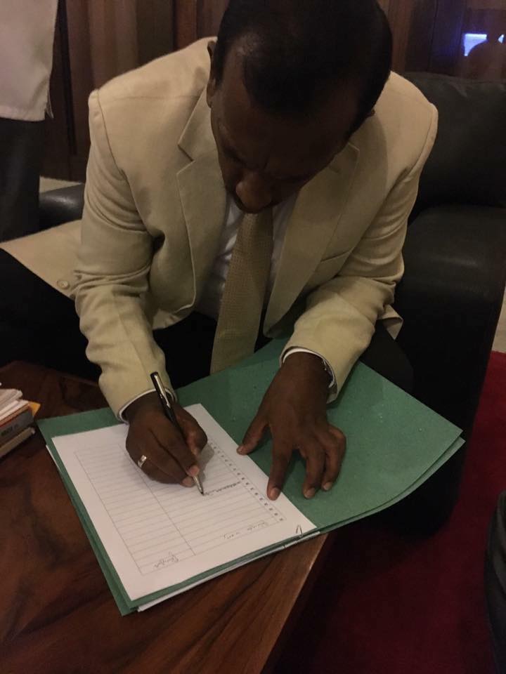 21105764_1894233164122709_47185354319247