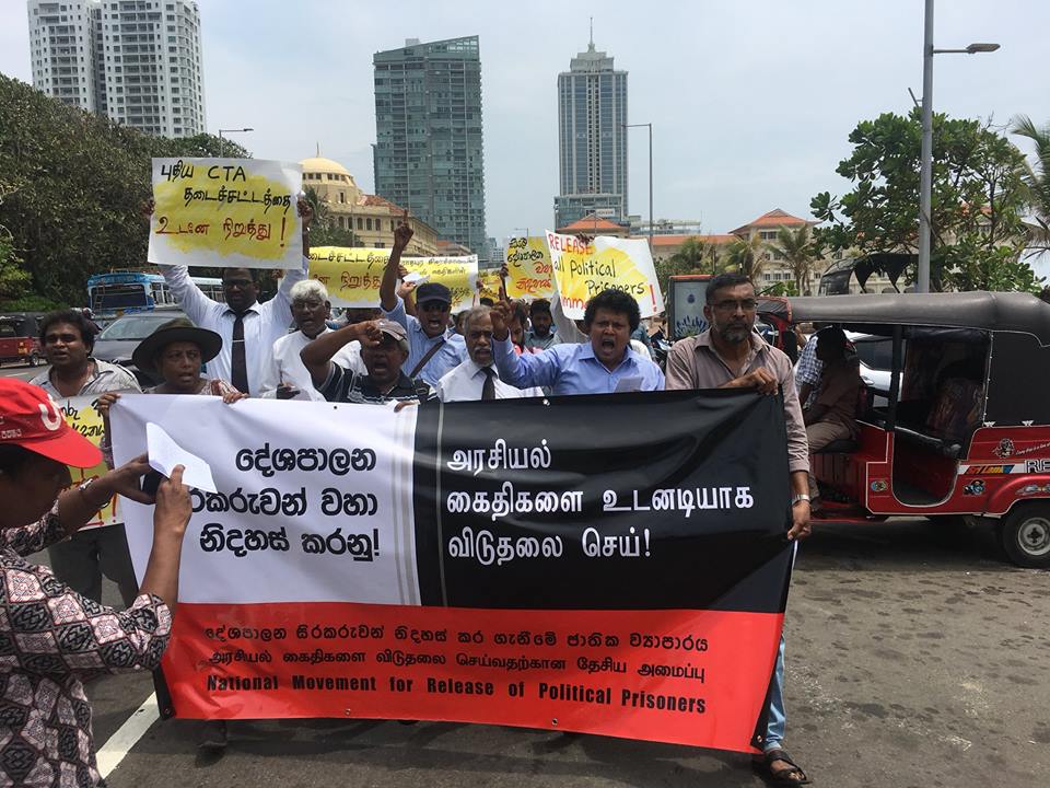 42575401_465832063905902_285716037013130