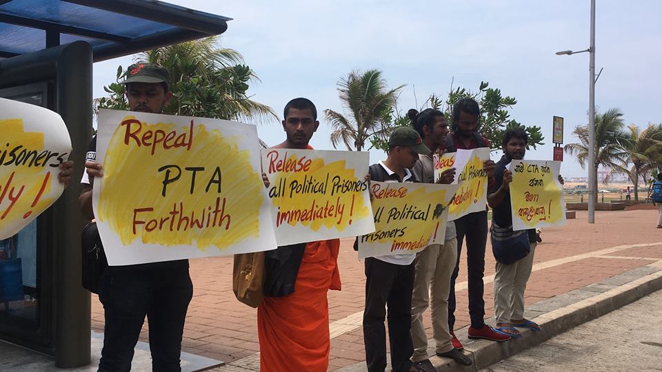 42666817_1400783843389103_36576586897471