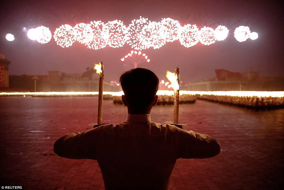 34031E5000000578-3583507-image-a-91_1462