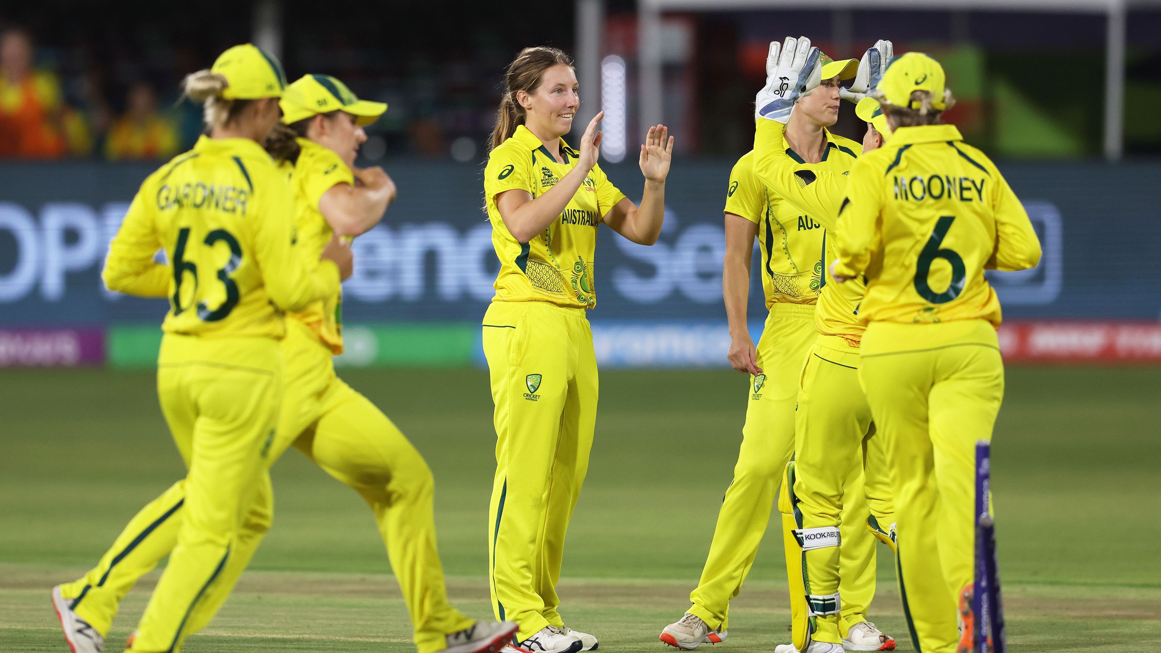 _2__1402_Darcie_Brown_of_Australia_celeb