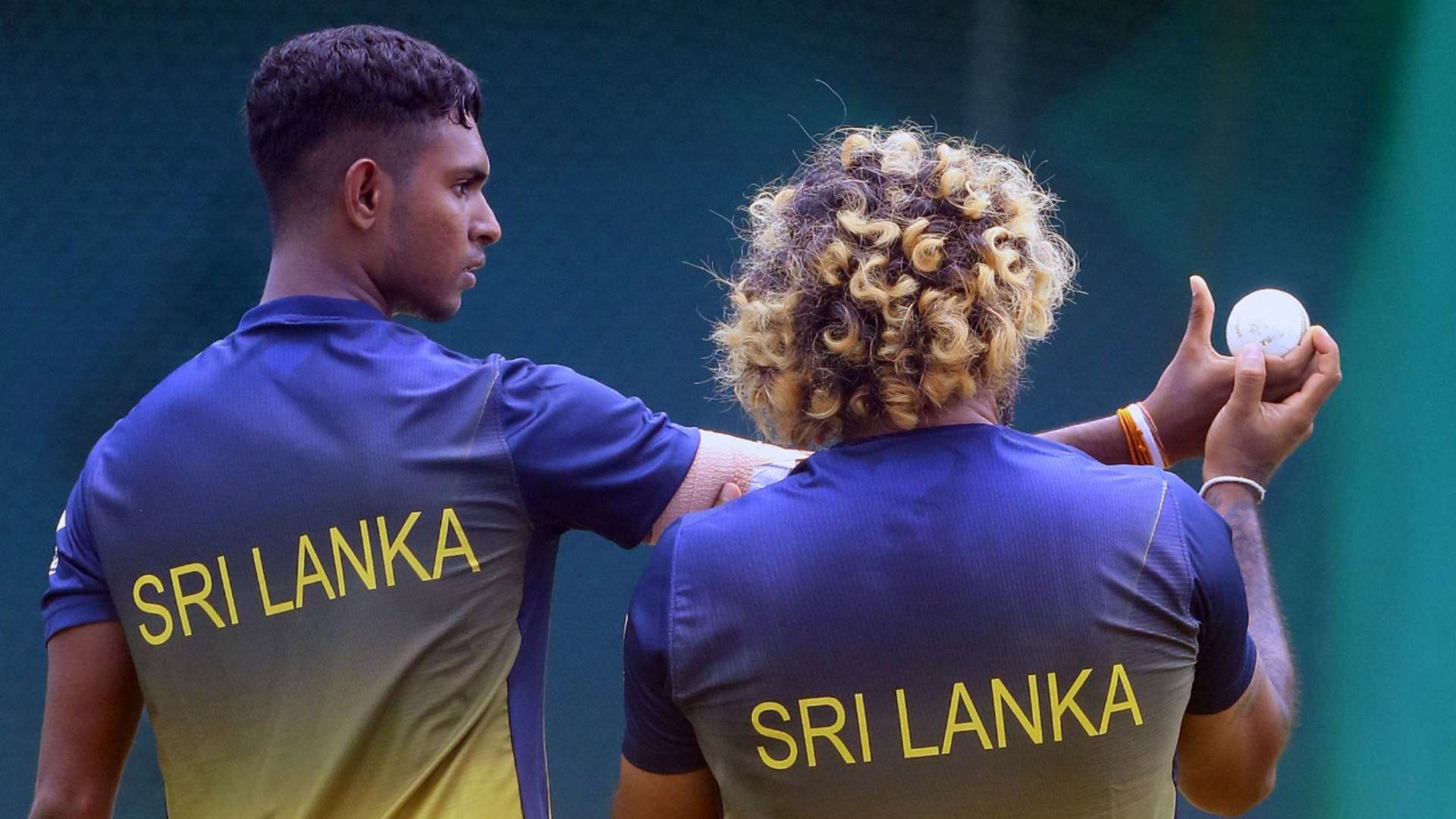 Lasith-Malinga-coaches-Matheesha-Pathira