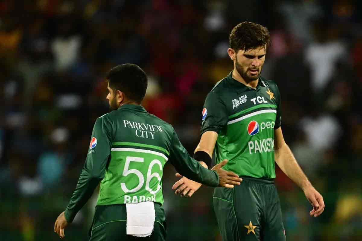 Babar-Azam-congratulates-Shaheen-Shah-Af