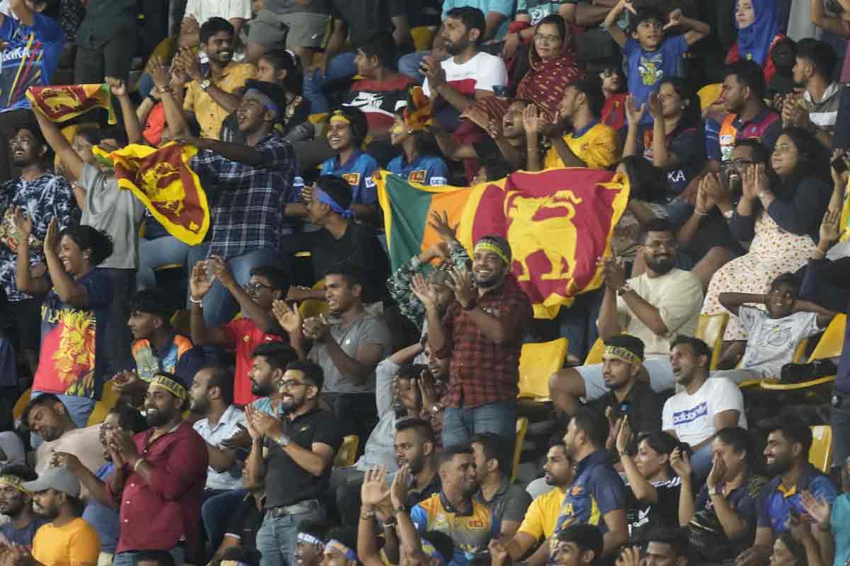 Sri-Lankan-fans-turned-up-in-good-number