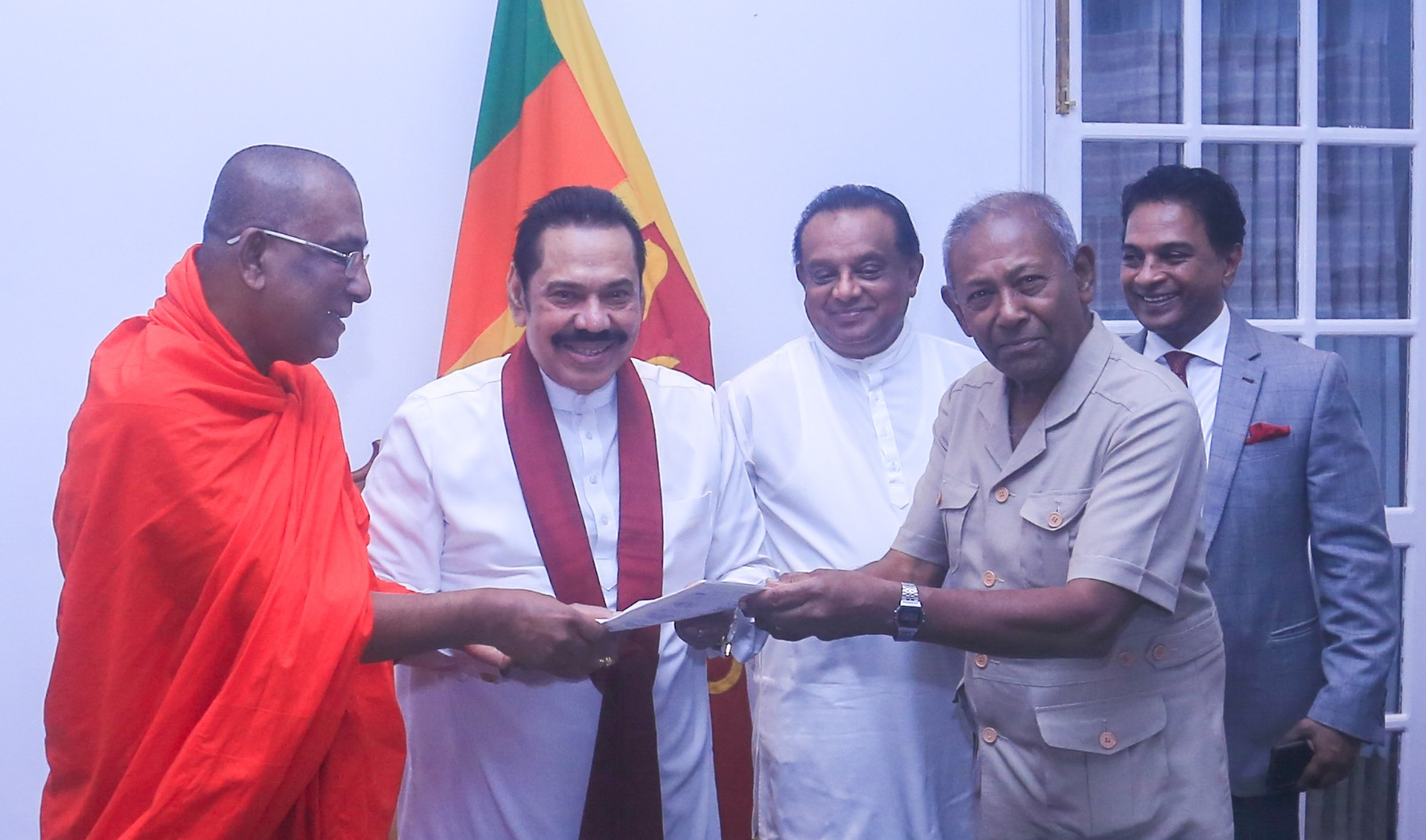 406643324_921065289360455_70556256115028