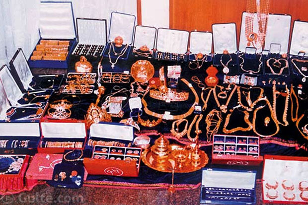 Jayalalithaa-s-Jewellery-is-in-Karnataka
