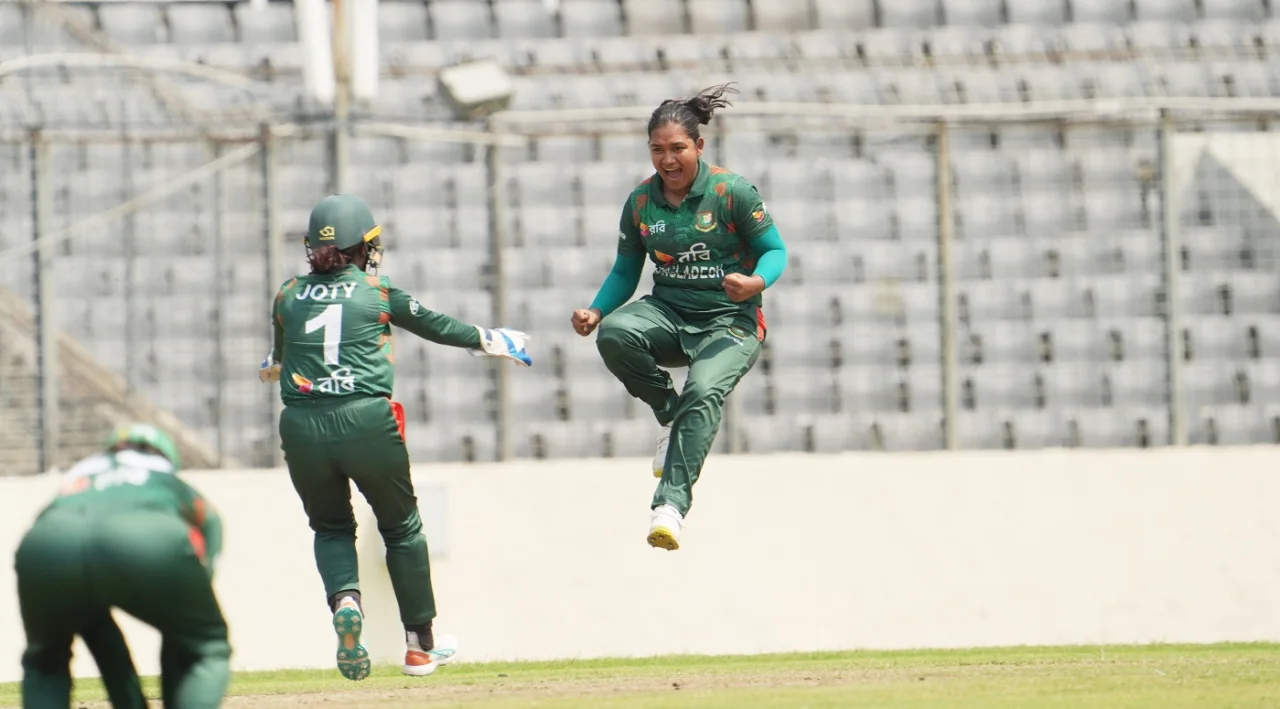 0204_fariha_trisna_2nd_t20_hat-trick.png