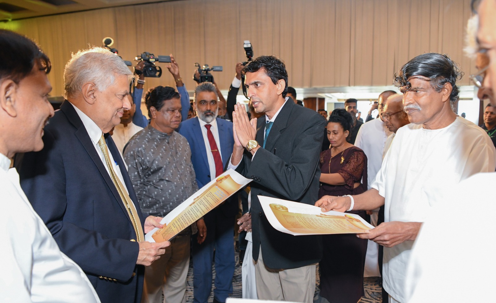 WhatsApp_Image_2024-09-06_at_17.03.15.jp