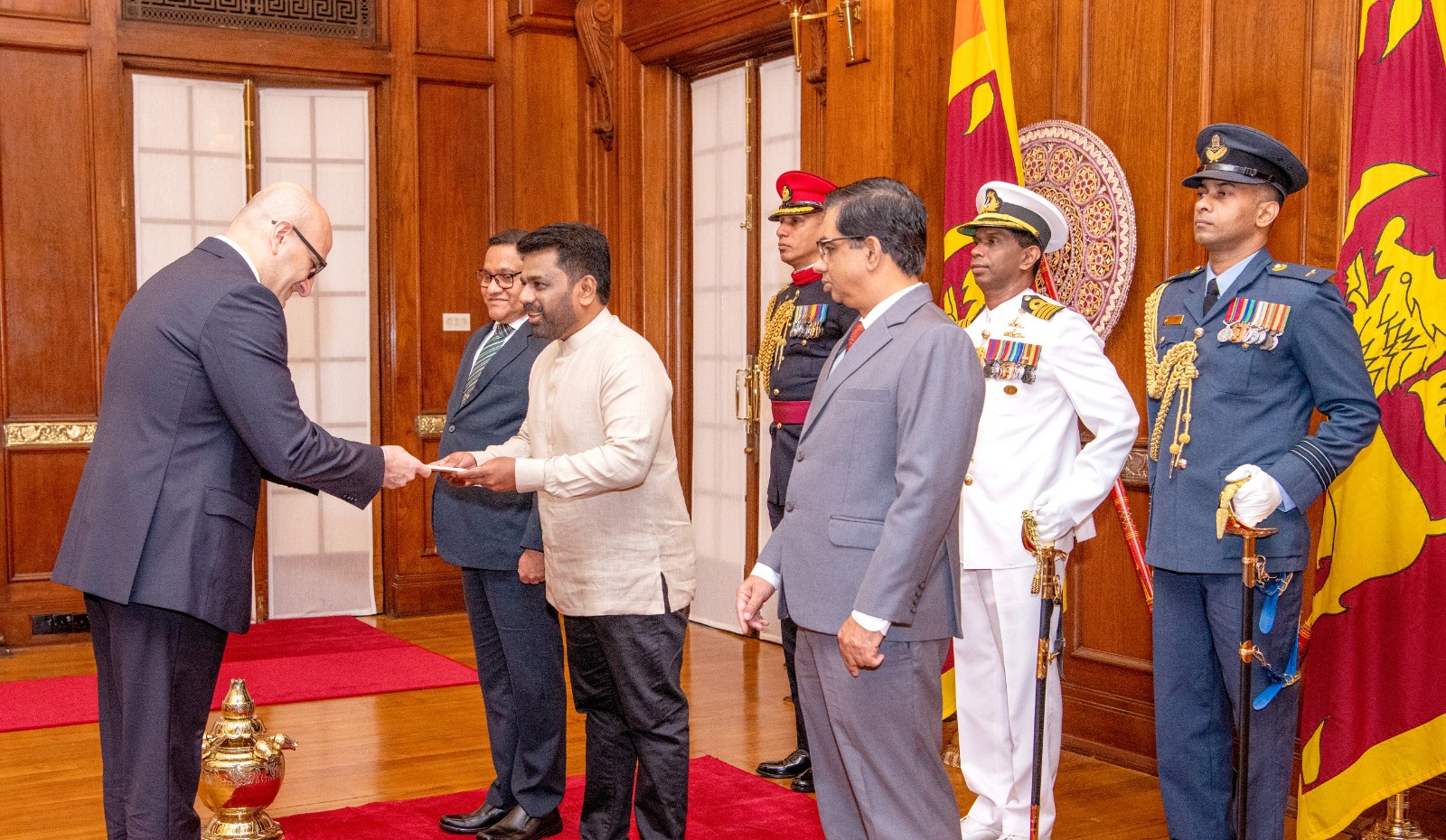 WhatsApp_Image_2024-11-28_at_03.54.11.jp