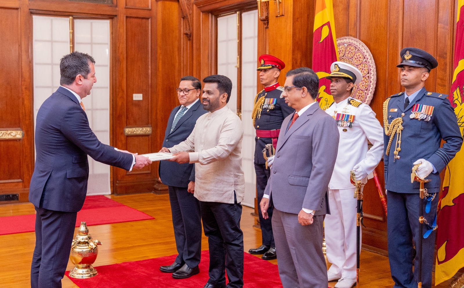 WhatsApp_Image_2024-11-28_at_03.54.14.jp