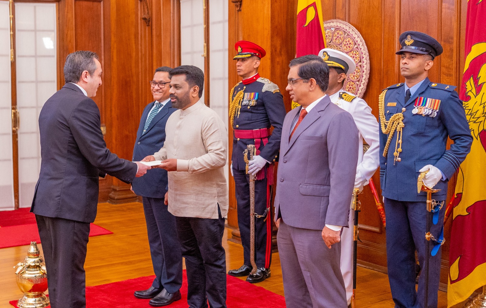 WhatsApp_Image_2024-11-28_at_03.54.18.jp