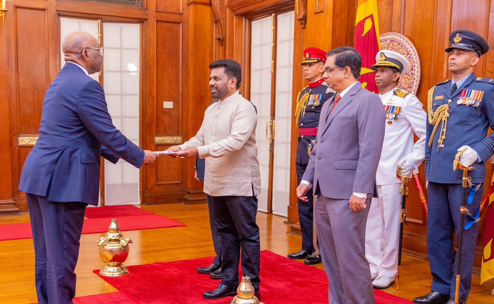 WhatsApp_Image_2024-11-28_at_03.54.22.jp