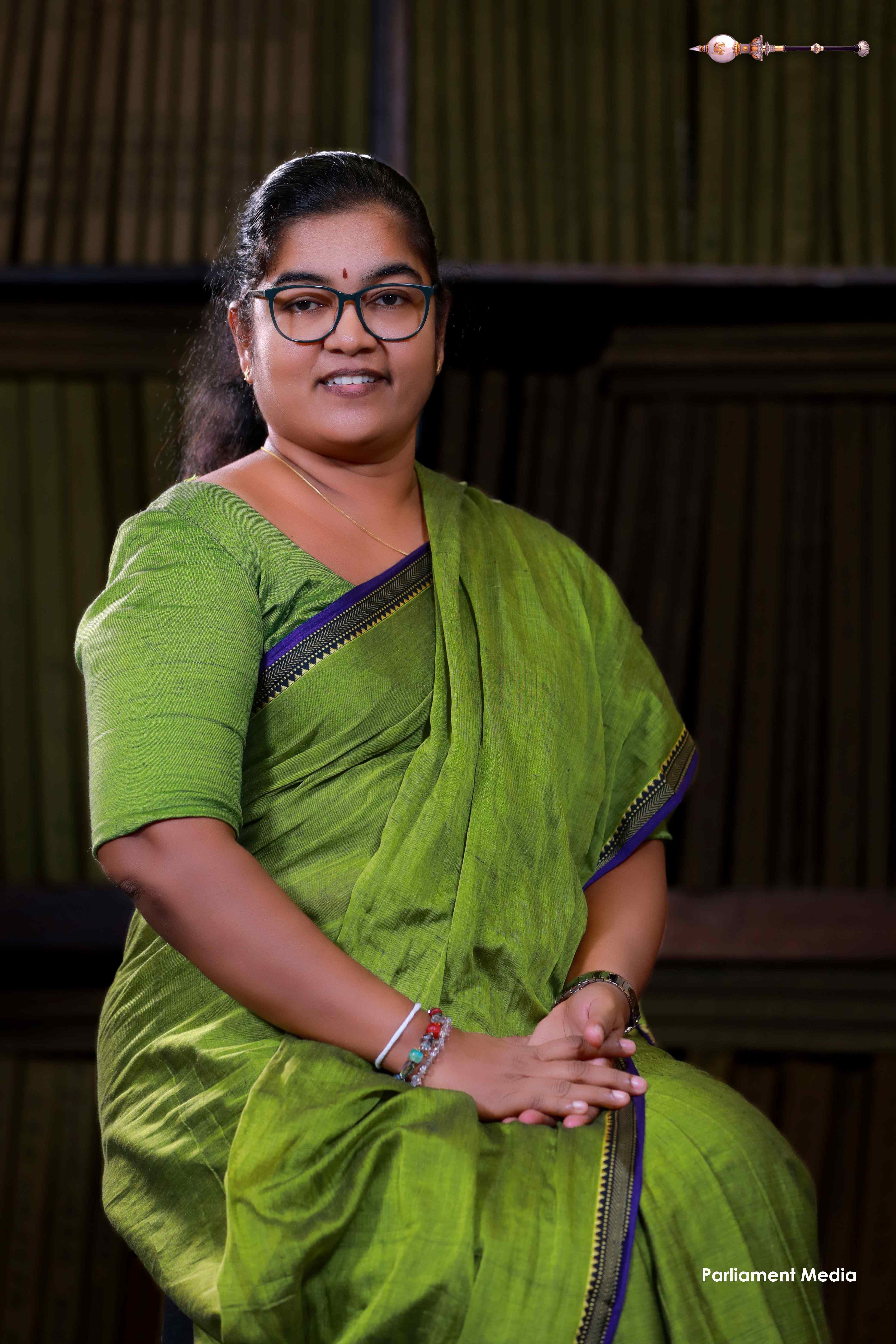 Hon._Saroja_Savithri_Paulraj__2_.jpg