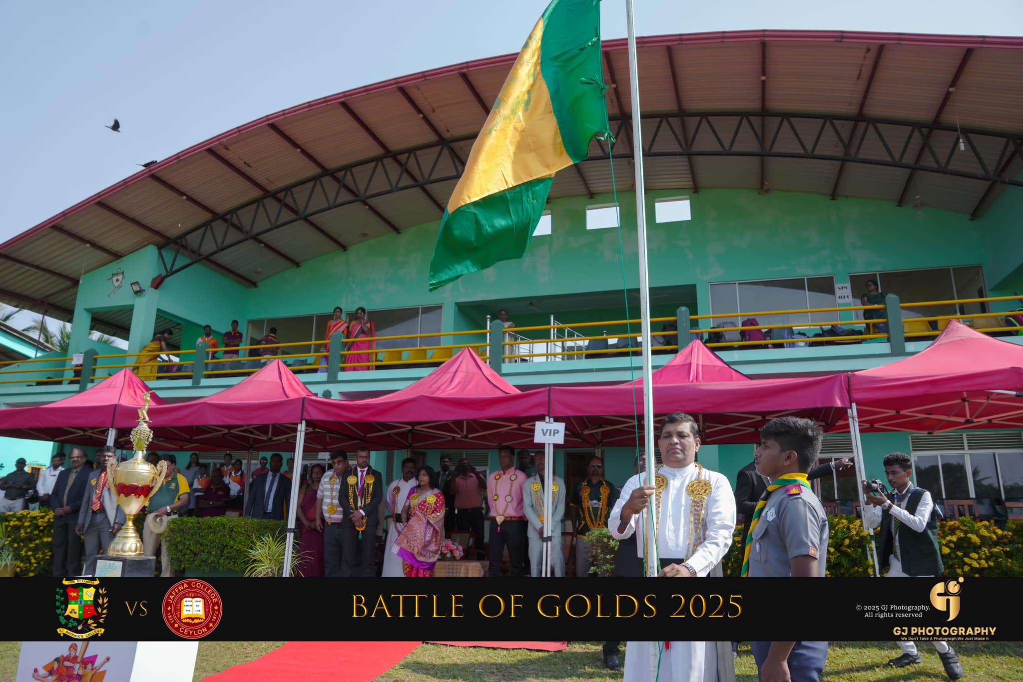 4_st_patrick_s__rector_hoisting_the_coll