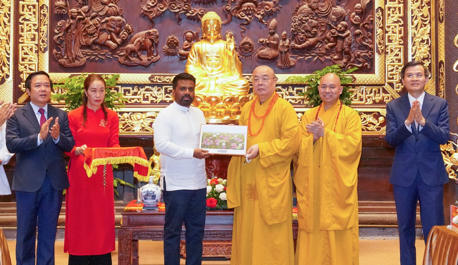 WhatsApp_Image_2025-05-04_at_20.03.25_05