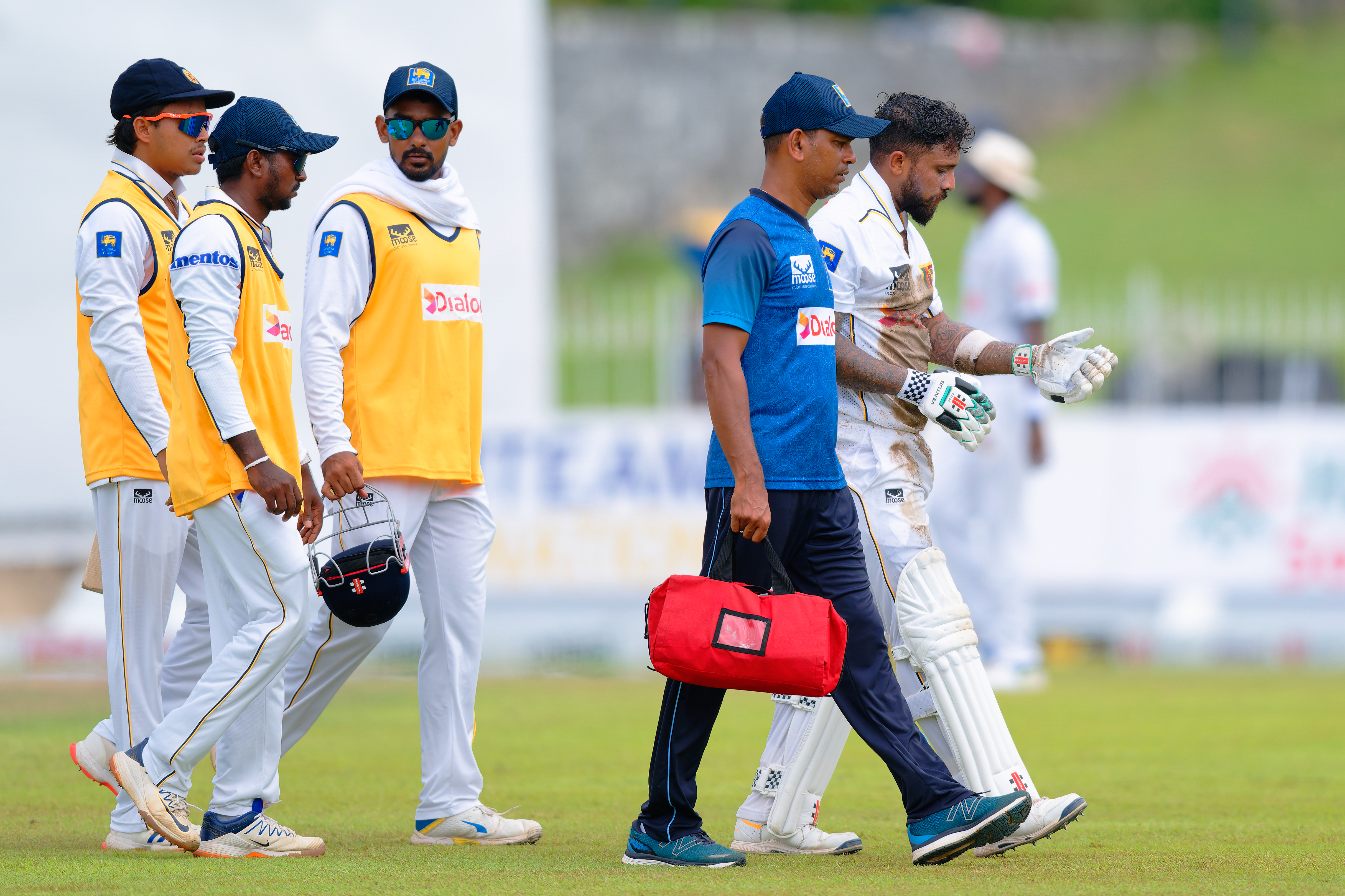 Kusal_Mendis_hit_his_right_shoulder_on_t