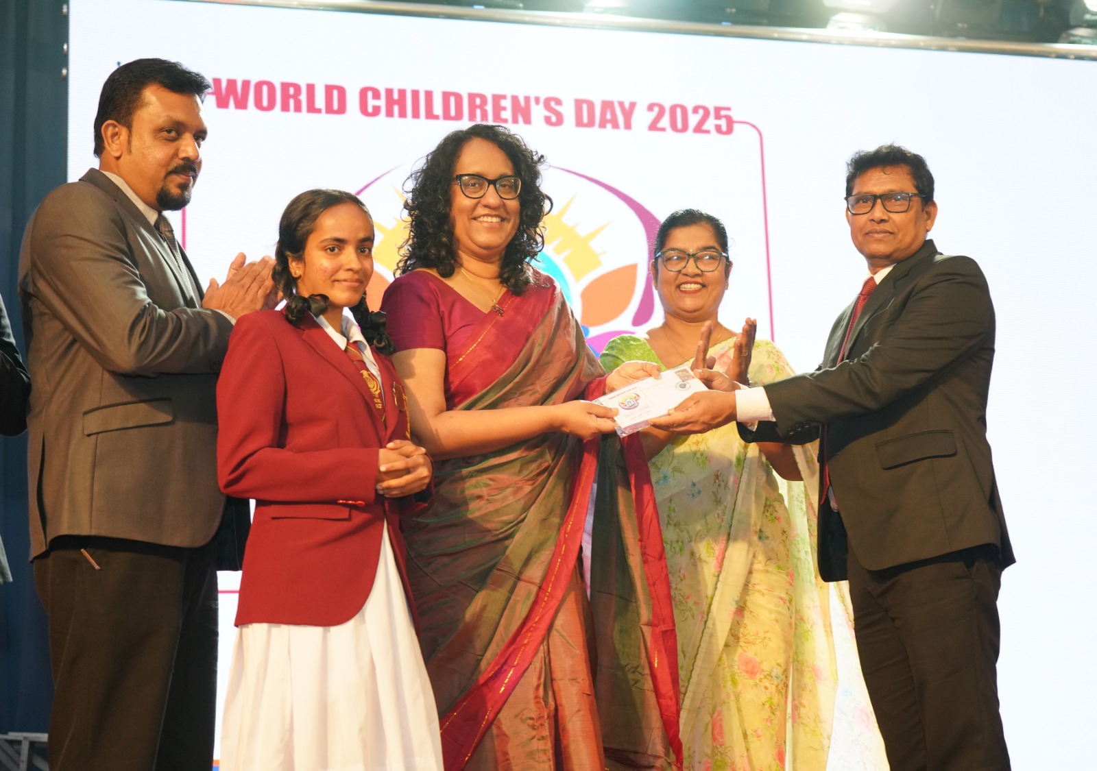 WhatsApp_Image_2025-10-01_at_18.01.24.jp