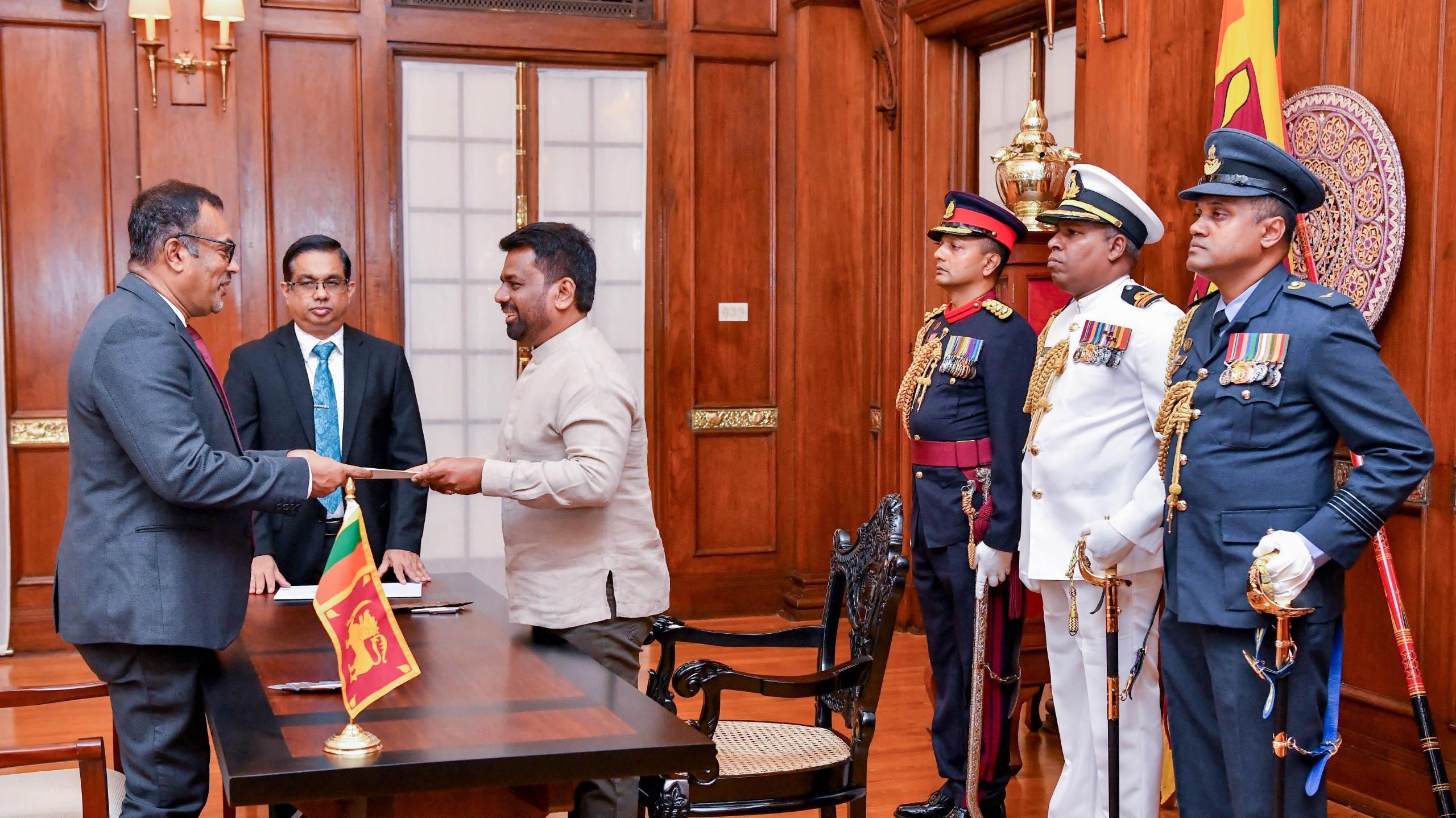Hon._Anil_Jayantha_Fernando__1_.jpeg