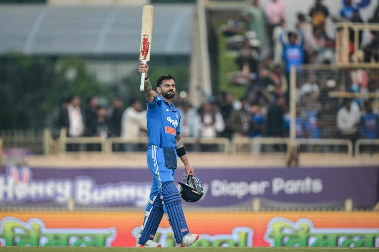 3011_vriat_kohli_celebrates_32nd_odi_cen