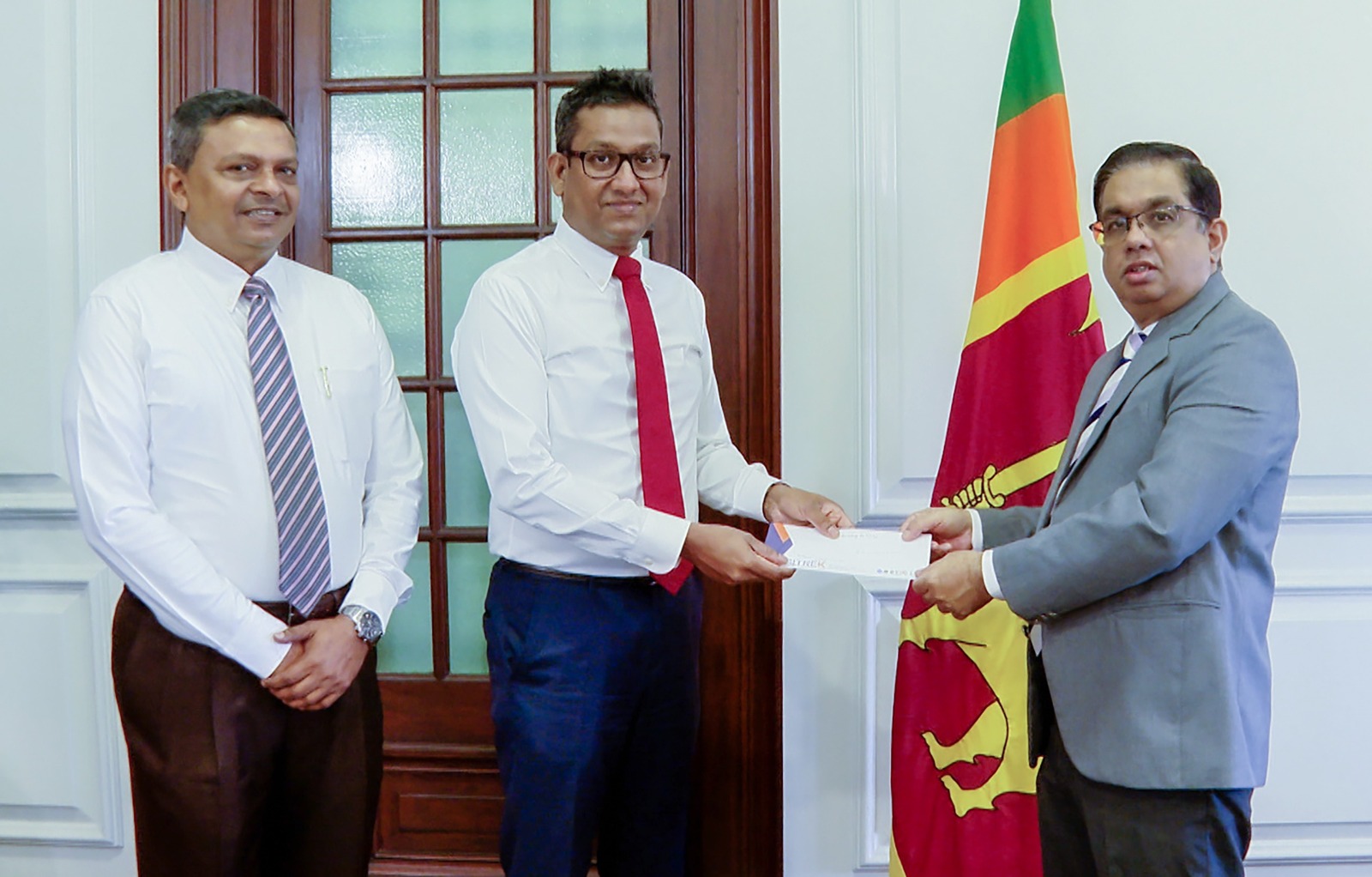 WhatsApp_Image_2025-12-04_at_18.05.52_ff