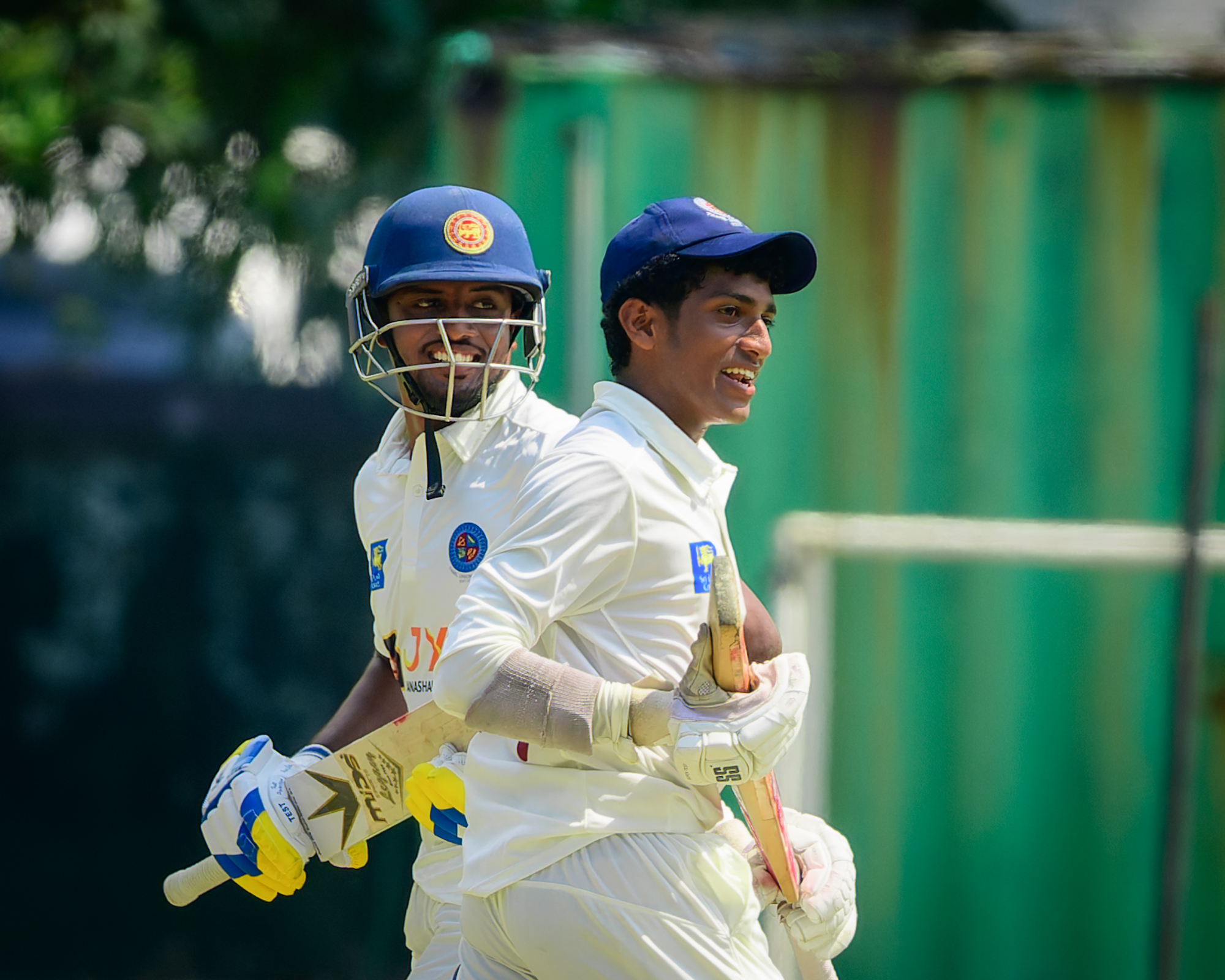 sharujan_taking_runs_with_his_partner.jp