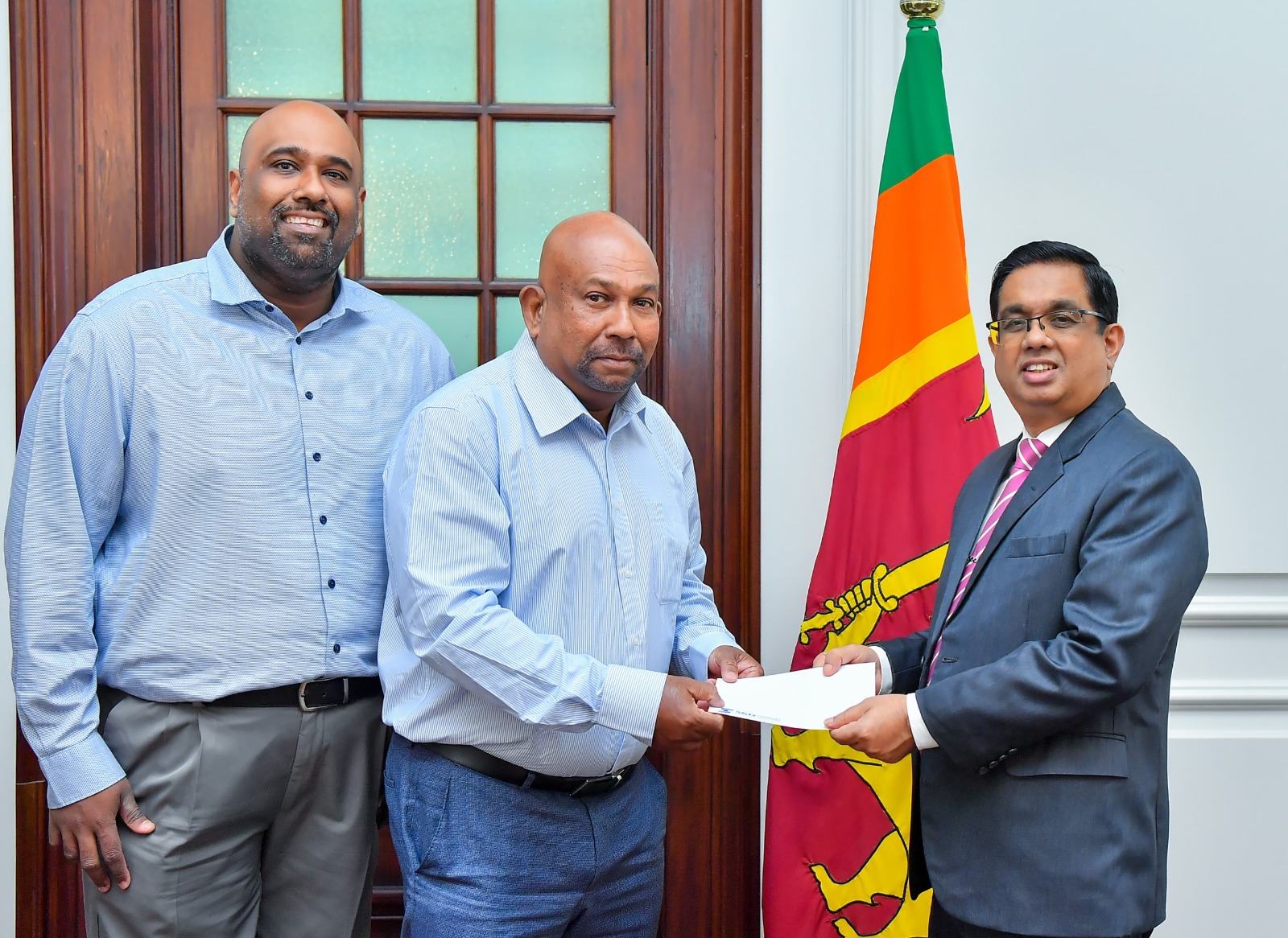 WhatsApp_Image_2025-12-23_at_19.30.33.jp