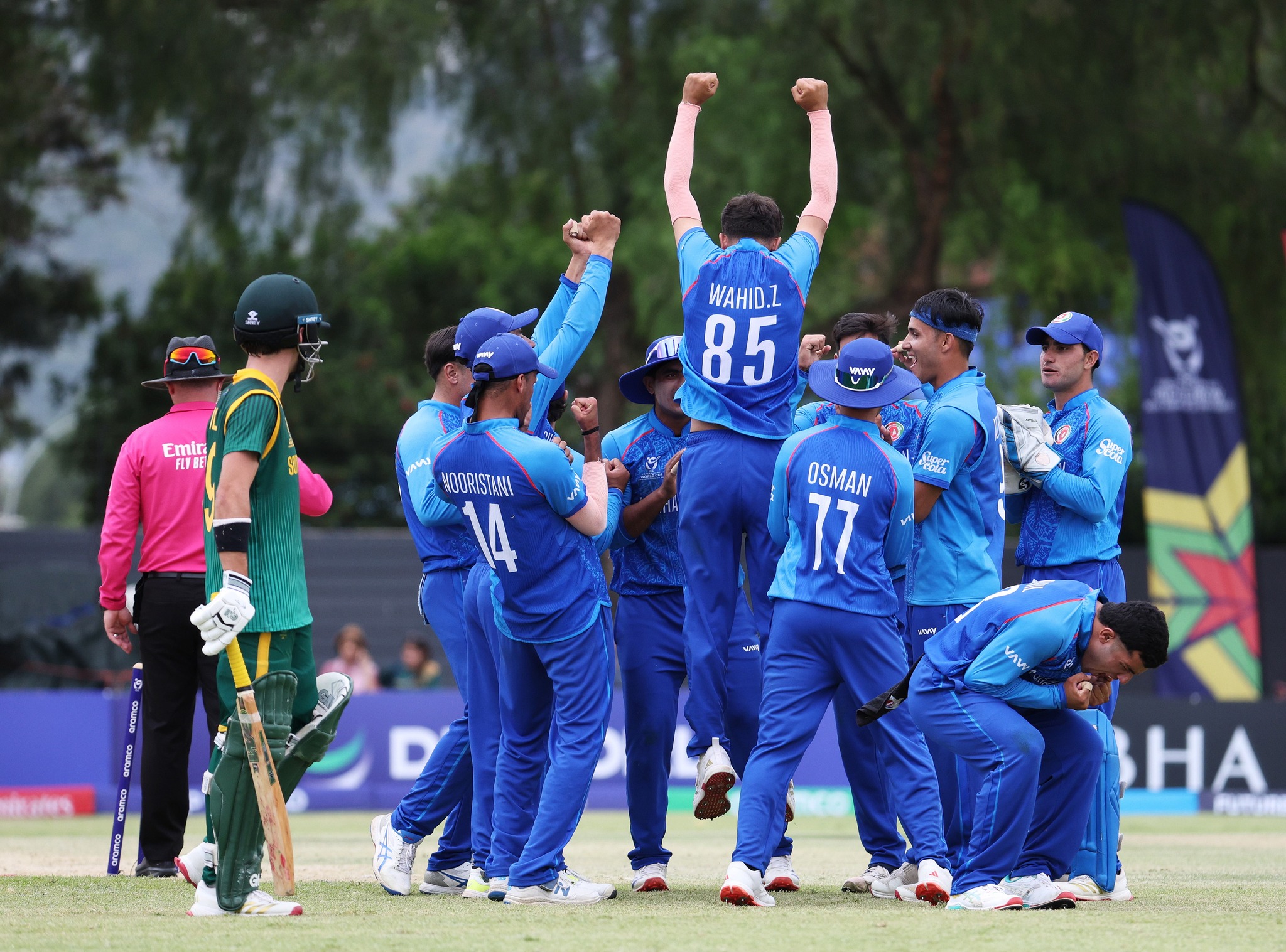 1601_afghanistan_upser_former_champion_s