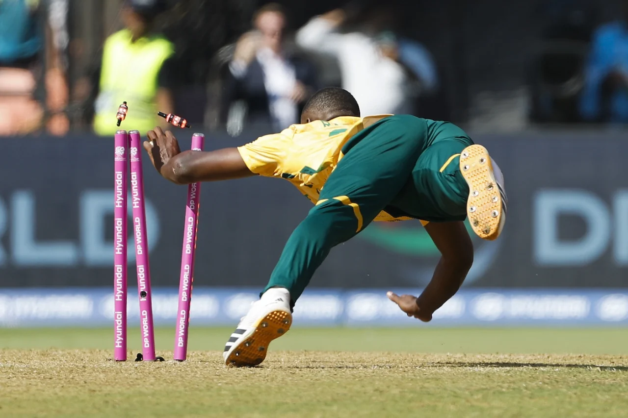 1102_rabada_run_outs_farahan_to_lead_int