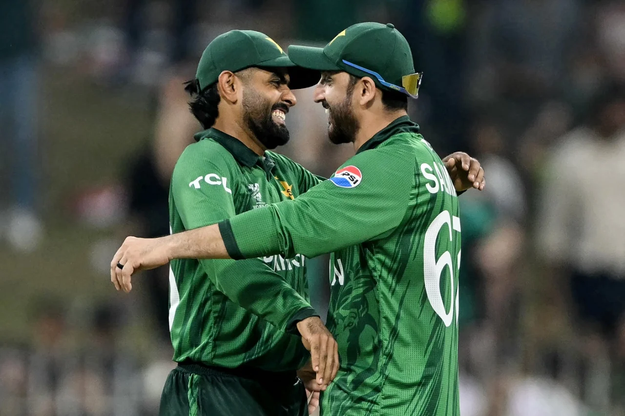 1802_babar_azam_and_salman_celebrate_sup
